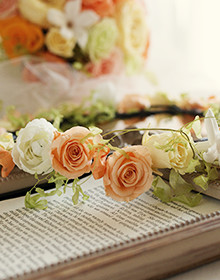 写真:ブライダルアイテムの例